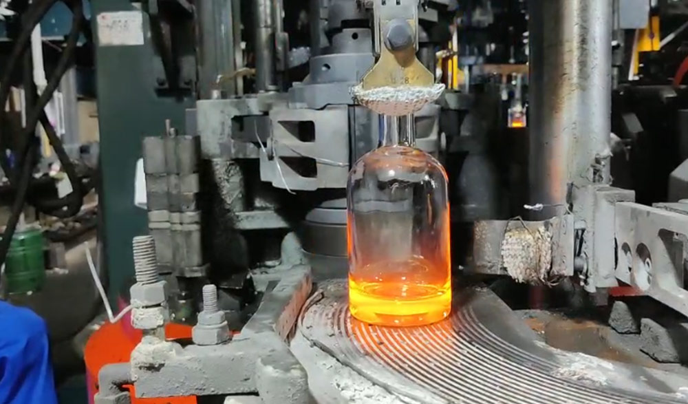 How RSG Manufacturering Glass Bottle
