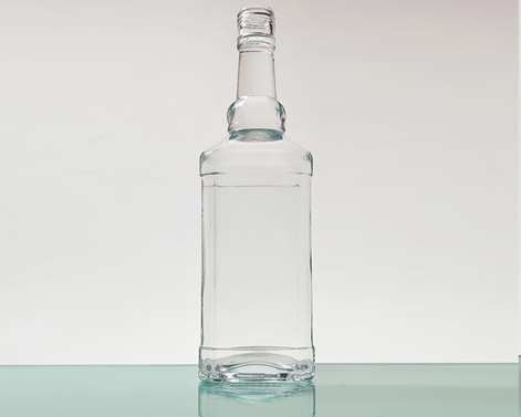 700ml Square Clear Extra Flint Thread Top Whiskey Bottle