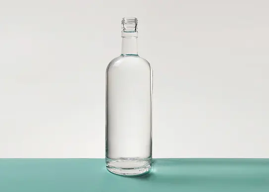 thread top round liquor bottle 1